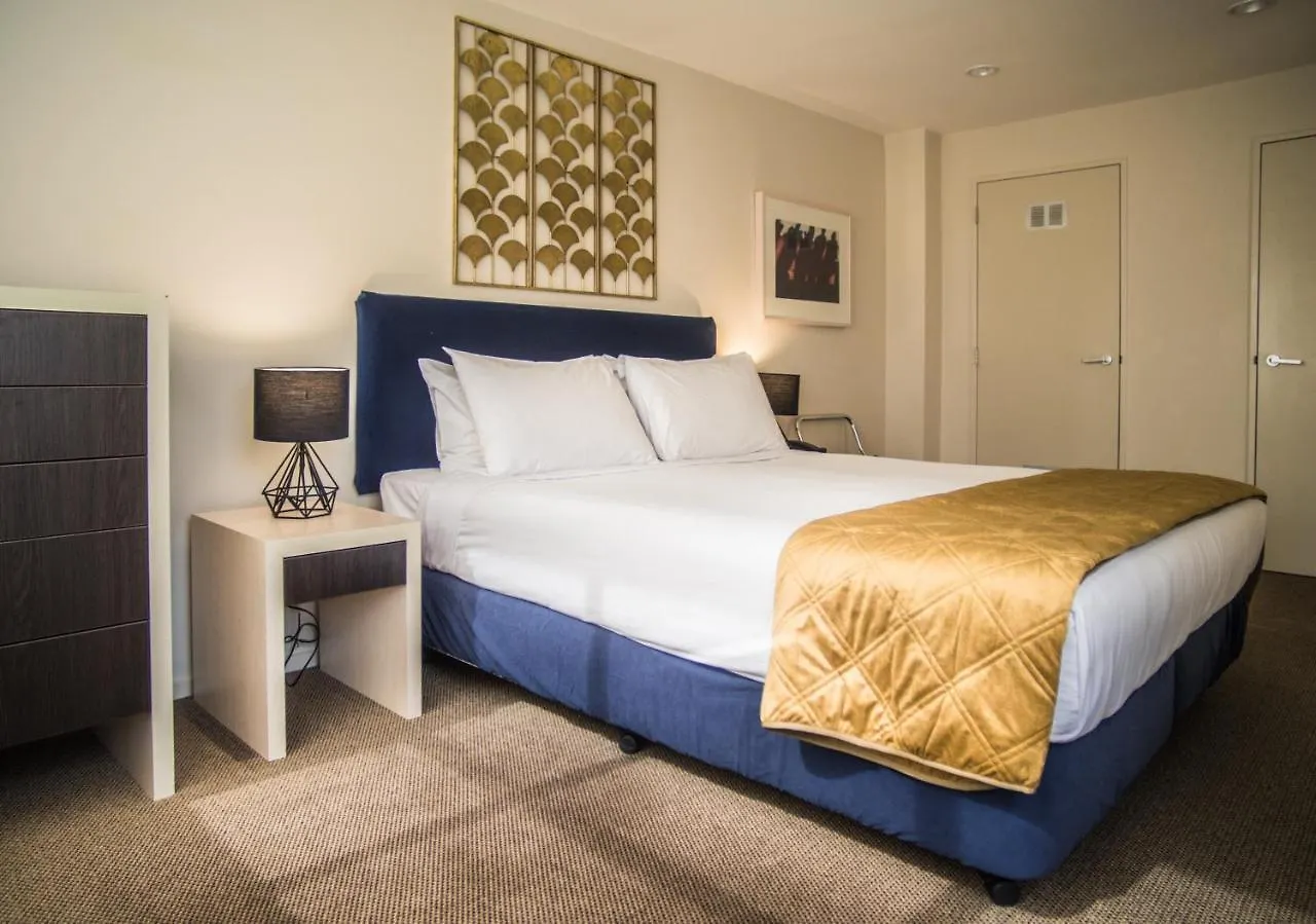 U Residence Hotel Wellington 4*,